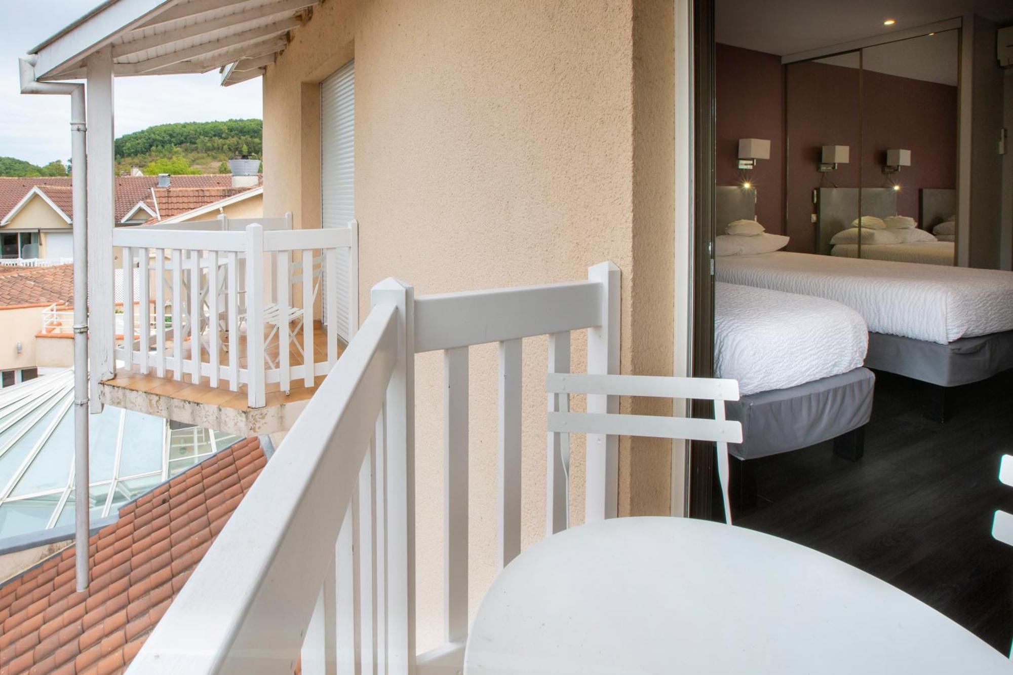 Logis Hotel - Restaurant - Spa - Le Relais De Farrou Villefranche-de-Rouergue Exterior foto